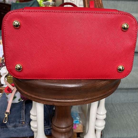 Michael Kors shoulder Bag Red Saffiano leather/ gold tone hardware & Trim NWOT - Picture 11 of 16
